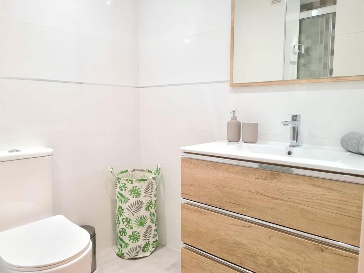 Apartamento Moderno Y Con Estilo En La Carihuela Torremolinos Exteriér fotografie